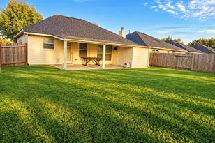3722 Elderberry Dr, Dickinson, TX 77539 - Photo 3