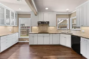 4373 Harvest Ln, Houston, TX 77004 - Photo 9
