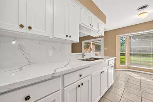 214 Crest Hill Dr, Conroe, TX 77301 - Photo 15
