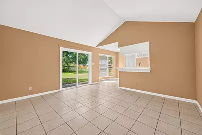 214 Crest Hill Drive, Conroe, TX 77301 - Photo 7
