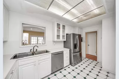 1734 S Gessner Road, Houston, TX 77063 - Photo 3