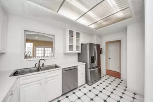 1734 S Gessner Rd, Houston, TX 77063 - Photo 3