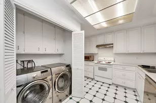 1734 S Gessner Rd, Houston, TX 77063 - Photo 7