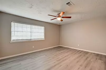 17103 Blackhawk Boulevard, Friendswood, TX 77546 - Photo 23