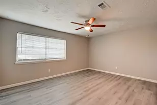 17103 Blackhawk Blvd, Friendswood, TX 77546 - Photo 23