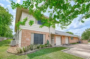 17103 Blackhawk Blvd, Friendswood, TX 77546 - Photo 1