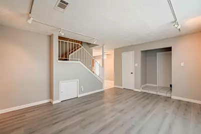 17103 Blackhawk Boulevard, Friendswood, TX 77546 - Photo 9