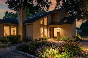 5008 Locust St, Bellaire, TX 77401 - Photo 1