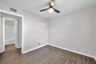 900 Holly Dr, Conroe, TX 77301 - Photo 9