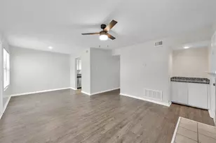 900 Holly Dr, Conroe, TX 77301 - Photo 3