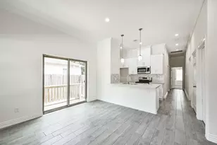 5114 Higgins St, Houston, TX 77033 - Photo 9