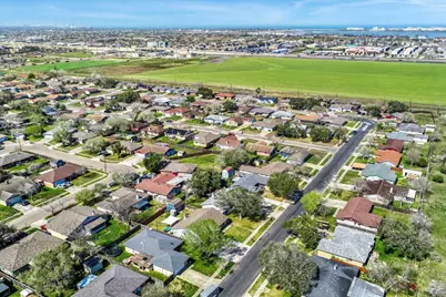 1749 Dawn Breeze Drive, Corpus Christi, TX 78412 - Photo 33