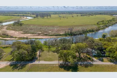 160 Burford Street, Columbus, TX 78934 - Photo 5