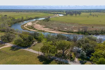 160 Burford Street, Columbus, TX 78934 - Photo 3