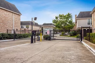 2230 S Piney Point Rd, Houston, TX 77063 - Photo 25