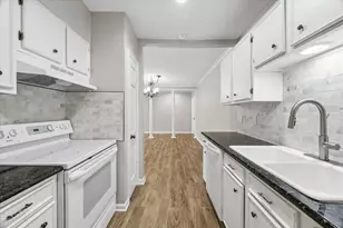 2230 S Piney Point Rd, Houston, TX 77063 - Photo 11