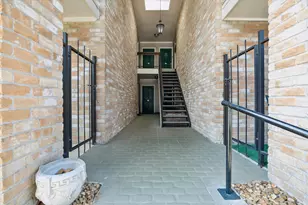 2230 S Piney Point Rd, Houston, TX 77063 - Photo 27