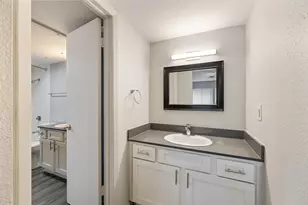 8701 Town Park Dr, Houston, TX 77036 - Photo 17