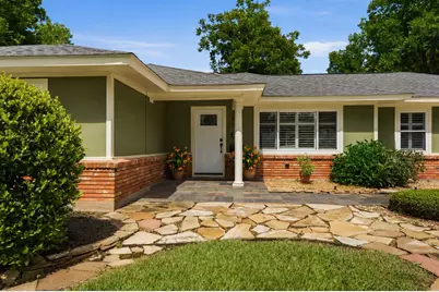 410 Kyle Street, Sugar Land, TX 77478 - Photo 1