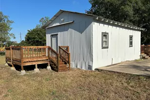 1006 Spur 515, Navasota, TX 77868 - Photo 7