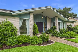 18591 Martinique Dr, Nassau Bay, TX 77058 - Photo 3