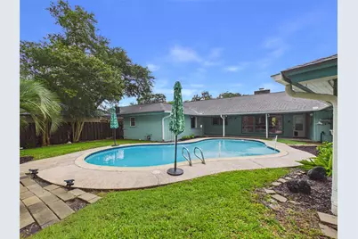 18591 Martinique Drive, Nassau Bay, TX 77058 - Photo 7
