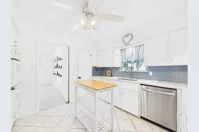 18591 Martinique Drive, Nassau Bay, TX 77058 - Photo 33