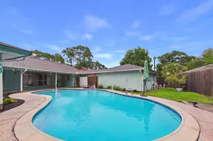 18591 Martinique Dr, Nassau Bay, TX 77058 - Photo 9