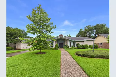 18591 Martinique Drive, Nassau Bay, TX 77058 - Photo 1