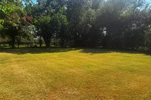 225 Sarlee Dr, La Marque, TX 77568 - Photo 17
