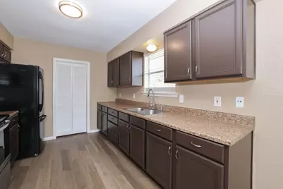 9815 Caballero Drive, Houston, TX 77078 - Photo 11