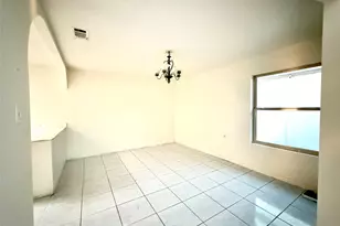 3918 Summit Valley Dr, Houston, TX 77082 - Photo 5