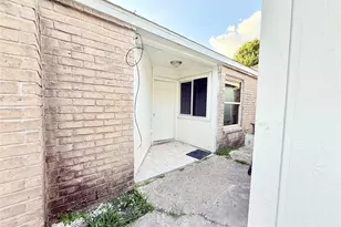 3918 Summit Valley Dr, Houston, TX 77082 - Photo 11