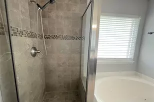 8919 Diamond Lake Ln, Houston, TX 77083 - Photo 21