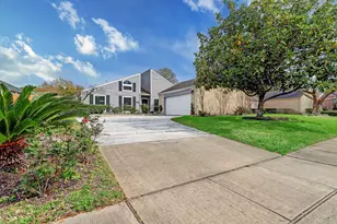 2235 Round Lake Dr, Houston, TX 77077 - Photo 3