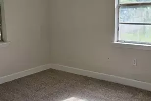 1014 N Arcola St, Angleton, TX 77515 - Photo 7