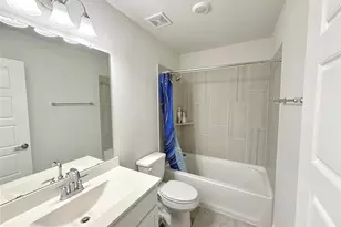 10325 S Goshawk Trl, Conroe, TX 77385 - Photo 11