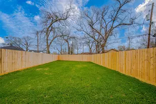 918 St Clair St, Houston, TX 77088 - Photo 35