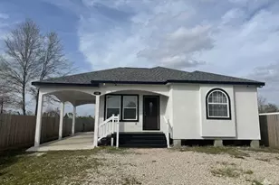 105 County Road 5213, Cleveland, TX 77327 - Photo 1