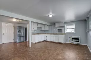 7814 Channelview Dr, Galveston, TX 77554 - Photo 11