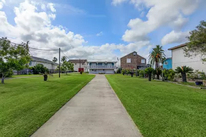 7814 Channelview Drive, Galveston, TX 77554 - Photo 5