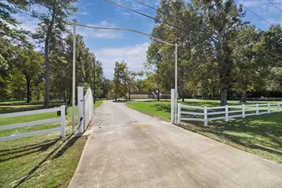 906 Valley Commons Drive, Huffman, TX 77336 - Photo 7