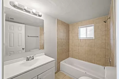 203 W Hart Avenue, Pasadena, TX 77506 - Photo 9