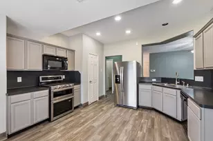 10638 Desert Springs Cir, Houston, TX 77095 - Photo 9