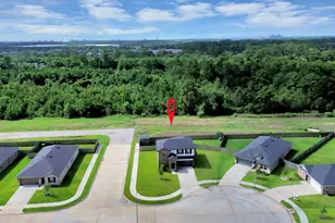 9810 Palm Royal Dr, Baytown, TX 77521 - Photo 3
