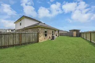 9810 Palm Royal Dr, Baytown, TX 77521 - Photo 25