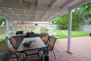 12110 Laurel Ct, Stafford, TX 77477 - Photo 1