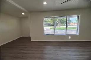 319 E South St, Alvin, TX 77511 - Photo 3