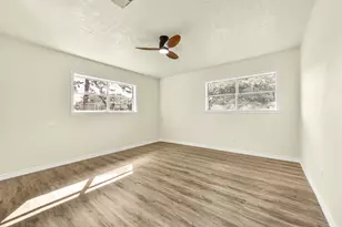 319 E South St, Alvin, TX 77511 - Photo 23
