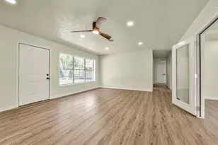 319 E South St, Alvin, TX 77511 - Photo 7